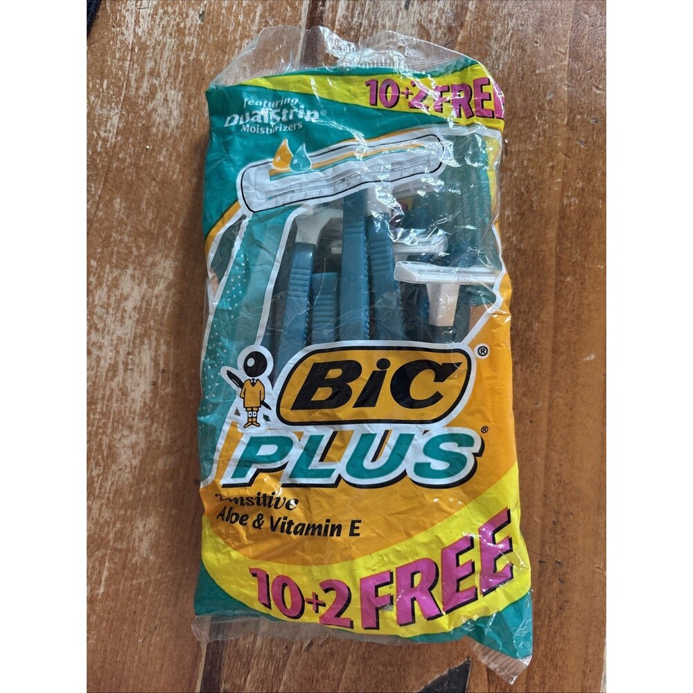 Vintage Bic Plus Sensitive Aloe & Vitamin E Shavers Pack Of 10 + 2  New NOS 2002